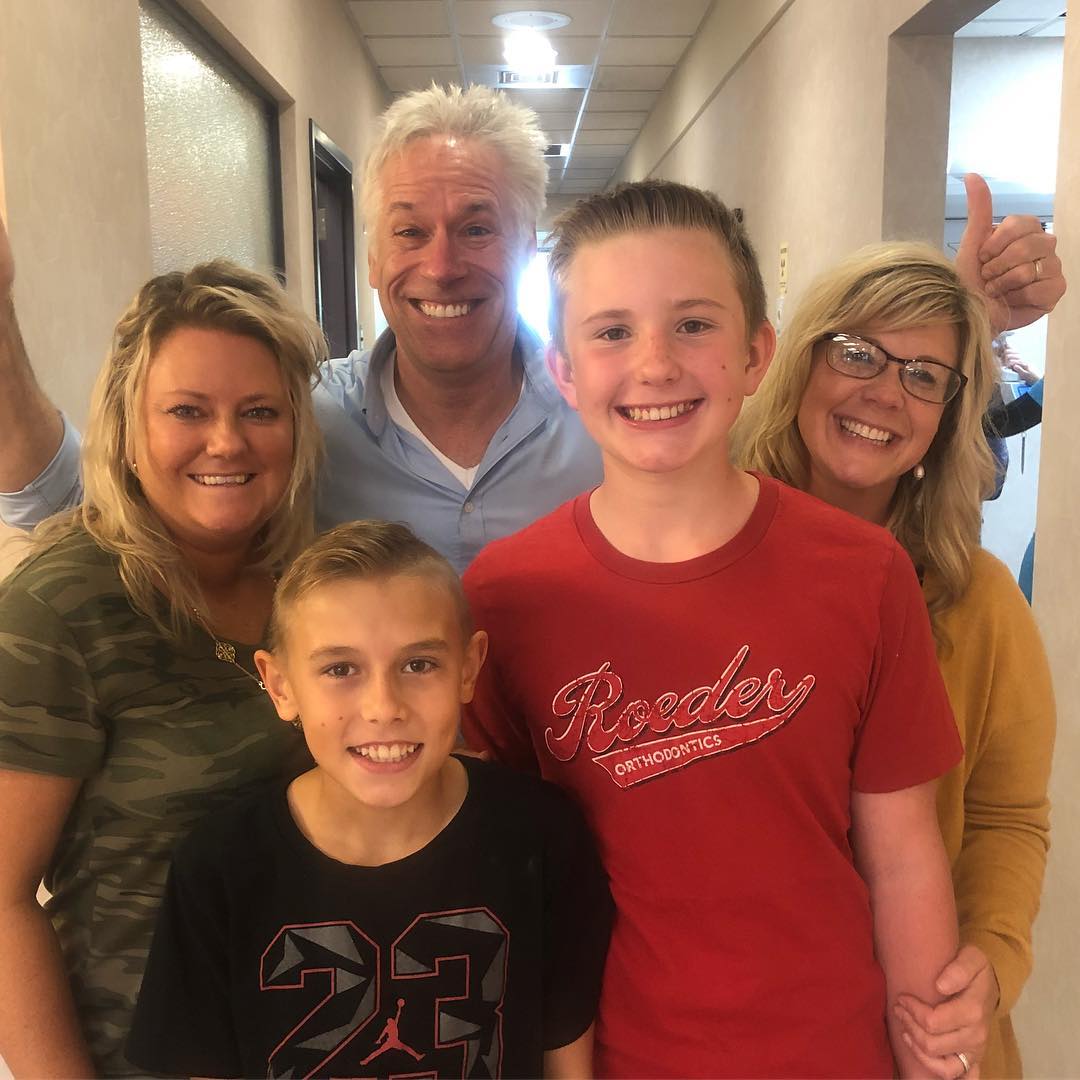 43398197_10156033507268175_2825991457456783360_o Dr. Roeder and patients